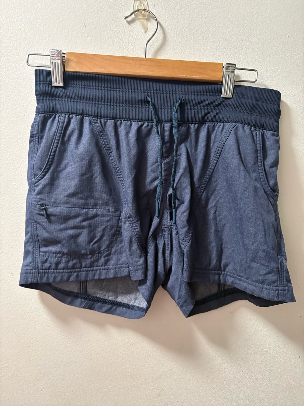 The North Face Indigo Athletic Drawstring Shorts size small